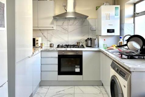 Kempton Rd, E6 For Rent by Barrain London Estate A