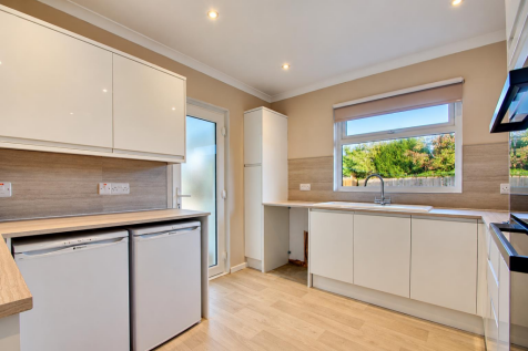 Heathfield Close, Worthing photo 3
