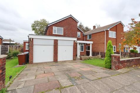 4-bed detached on Randale Drive, Bury, BL9, £1,495/mo