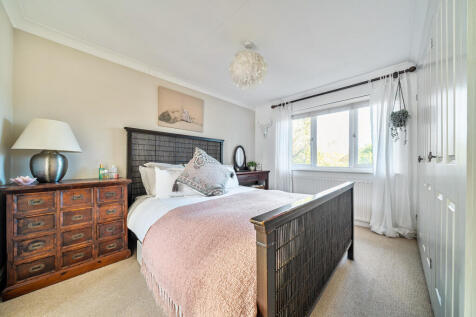 1386855-18-693047...