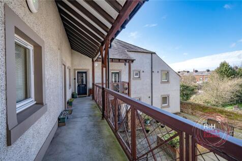 11 Sandgate Court