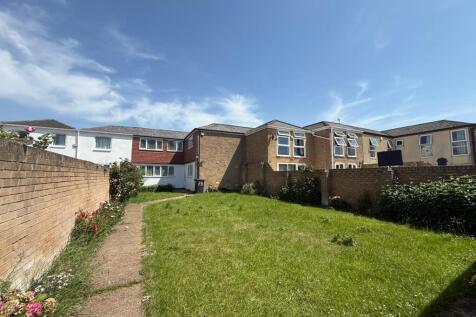 Three Bedroom Semi Detached House on Rushey Close