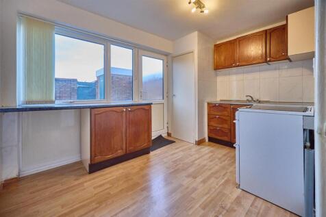 Breakfast/Kitchen to Rear