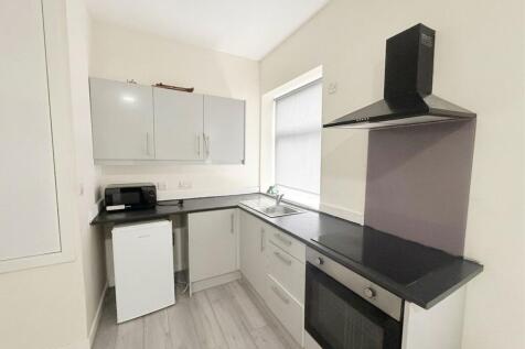260 Bradford Road, Huddersfield, HD1 photo 3