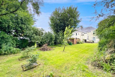 Mains Road, Beith rear garden