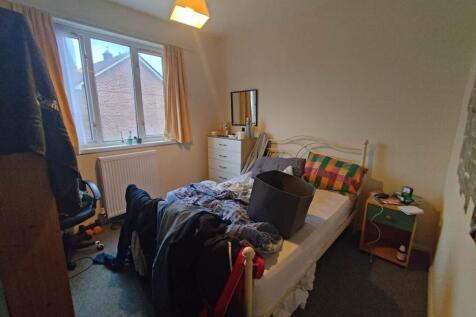 First Floor Rear Bed