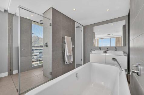 Main en-suite