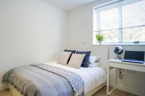 NEWCASTLE-UNDER-LYME | STUDENT | SEPTEMBER | ST5 photo 5