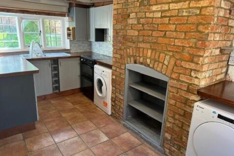 Silver Street, Newport Pagnell, Milton Keynes, MK16 photo 4