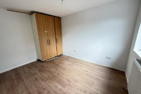 Hunts Cross Avenue, Liverpool, Merseyside. L25 8QS photo 4