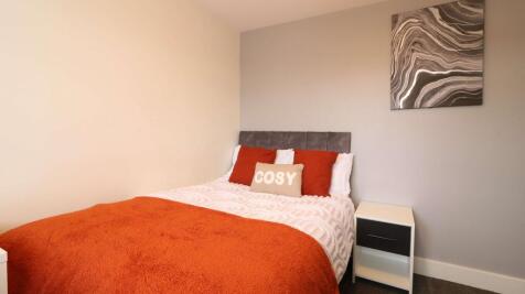 1 Croft Avenue Room 5 .JPG
