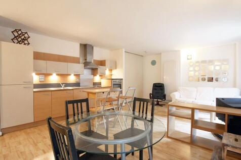 2-bed flat on West Parkside, Farnsworth Court West Parkside, SE10, £2,250/mo