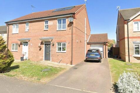3-bed semi-detached on St Bedes Drive, Boston, PE21, £950/mo