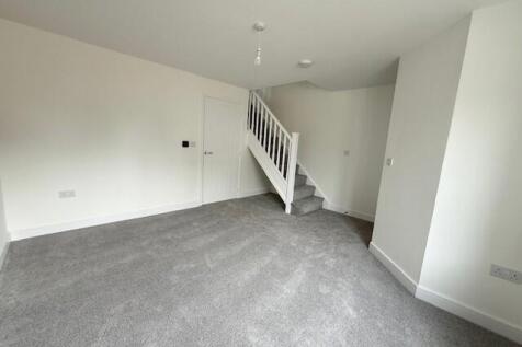 Starling Way, CW2 photo 3
