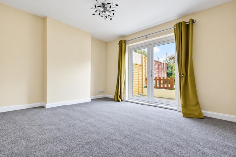 Gloucester Crescent, Delapre photo 2