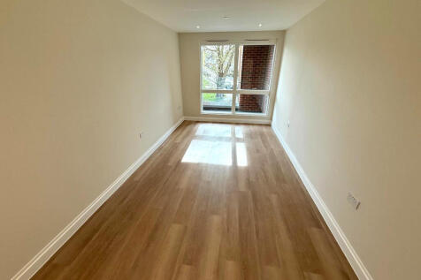 177 179 High Road,  Chigwell, IG7 photo 4