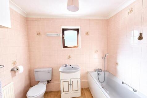 Bathroom.jpg