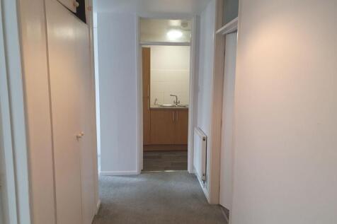 Orchard Court, Turners Drive, Thatcham photo 3