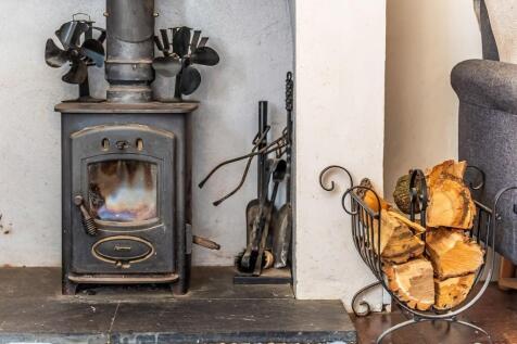 Fireplace log burner.jpg