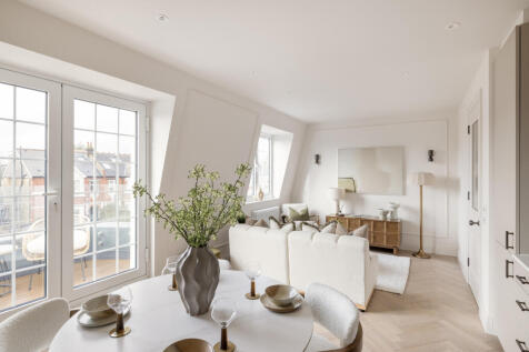 Kitchen | Dining Area