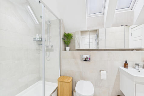 CAM01354G0-PR0629-STILL007