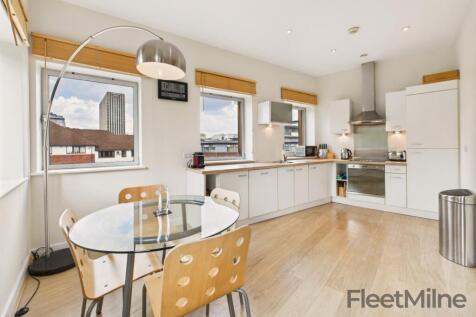 Living/dining room