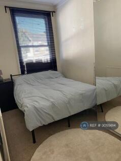 St Stephens Avenue, Shepherds Bush, London, W12 photo 4