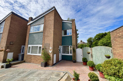 Blackpool, FY3 - property photo