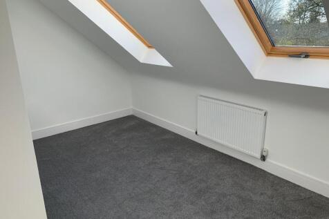 19 Amina Gardens Wolverhampton  WV3 7BD photo 3