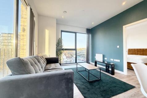 2-bed flat on Oxford Road, Papermill House Oxford Road, UB8, £2,150/mo