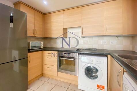 TWO BEDROOM FLAT IN FELTHAM