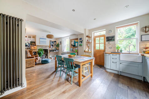 Kitchen Dining Area