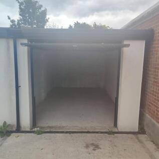 Garage 2.jpg