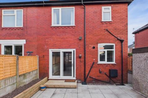 CAM03729G0-PR0204-STILL022