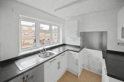 4 Russell Court, St. Neots, Cambridgeshire, PE19 1AZ