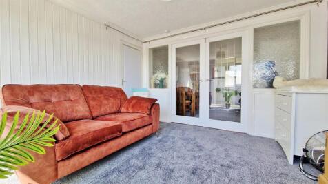 Sitting Room/Bedroom 3