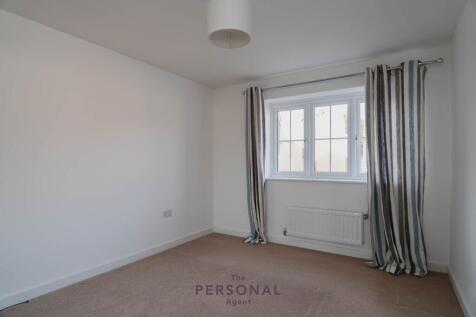 Hayton Crescent, Tadworth photo 3