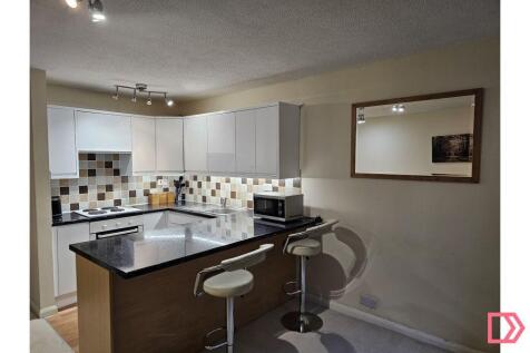 Kitchen Area &amp; Breakfast bar