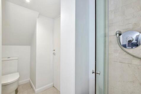 GROUND FLOOR SHOWER ROOM-WC