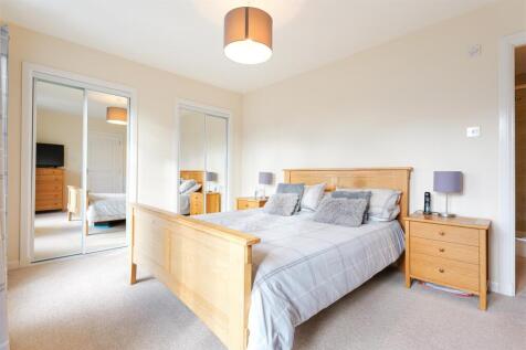 17 - Bedroom One.jpg