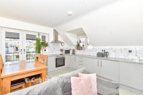 Lounge/Kitchen