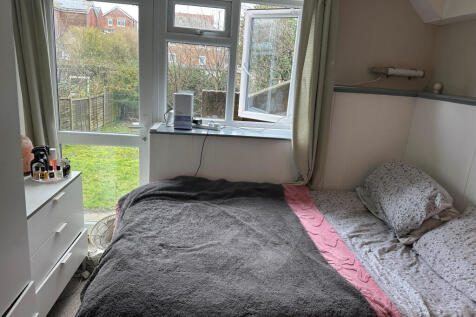 28B Luther Road - Bedroom