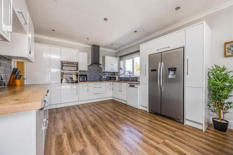 14 Salterns Lane, Hayling Island-Small-PorticoMark