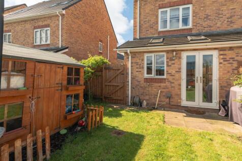 51 Featherstone Crescent (25 of 26).jpg