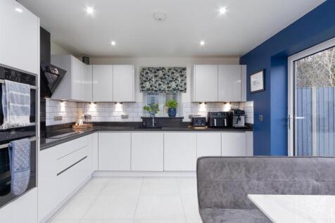 2 Blackthorn Gardens