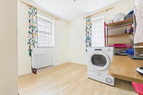 CAM02365G0-PR0386-STILL015 (1).jpg