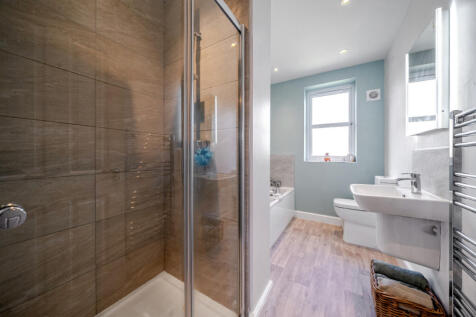 1319681-11-686bb8...