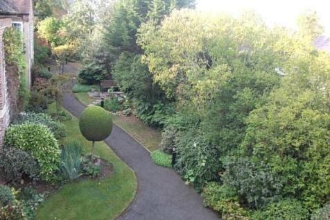 College House Com...