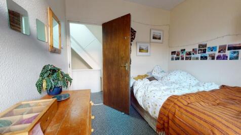 Hessle Place, Hyde Park, Leeds photo 3