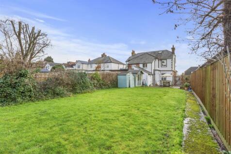 299 Amersham Rd, HP15 7PX-12.jpg